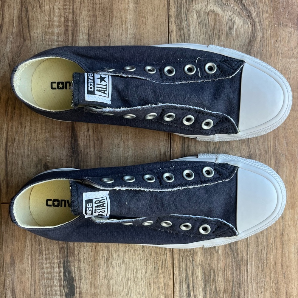 Converse Classic Canvas Slip on shoes